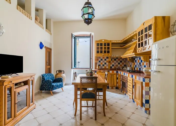 Dimora Cariddi 펜션 *